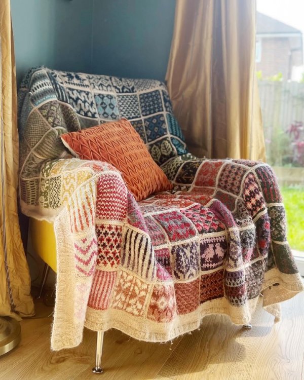 The “Netflix & Stitch” Blanket Knitting Digital Pattern